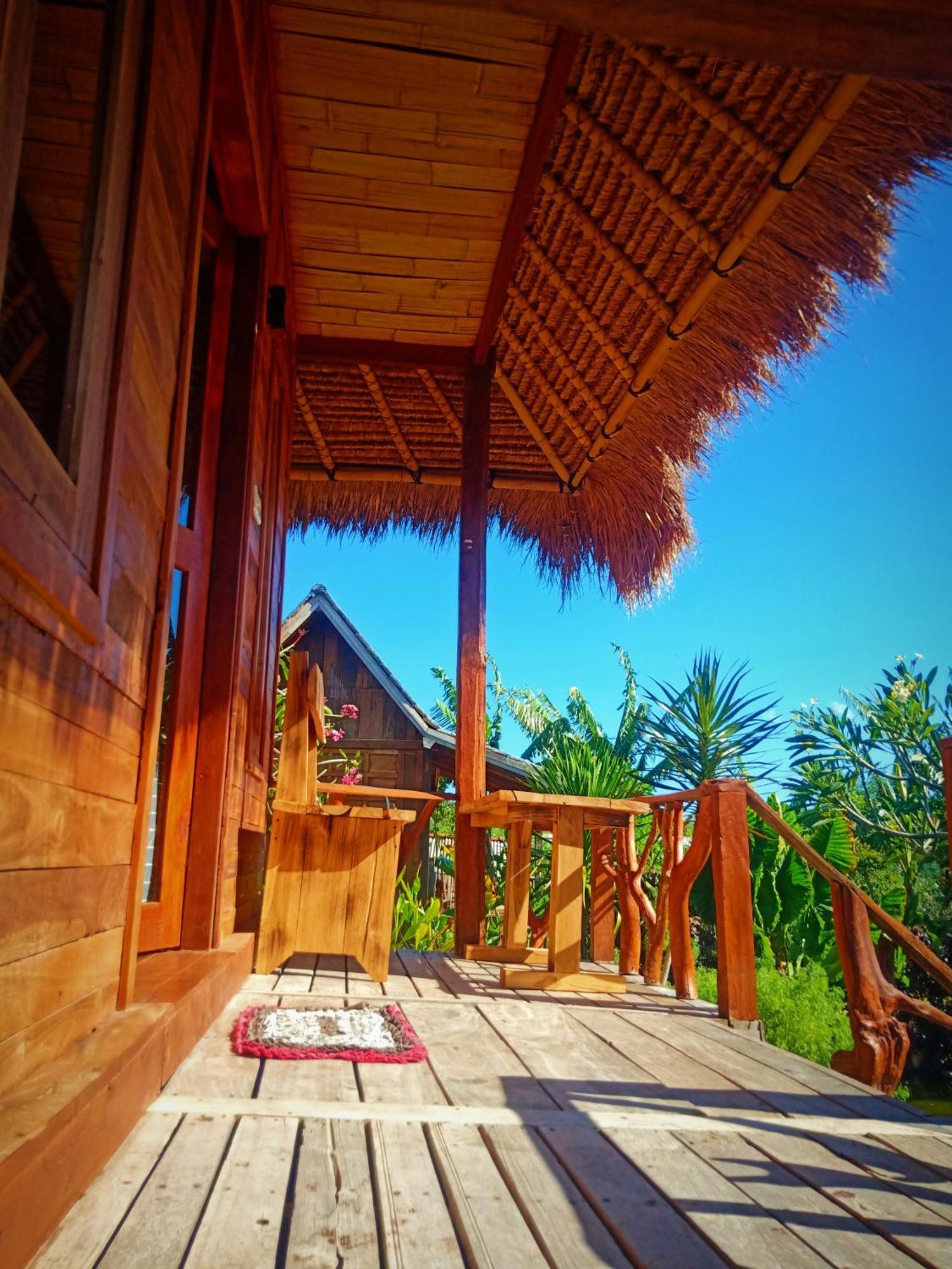 Umah Kayu 2-Menjangan Homestay Banyuwedang Екстериор снимка