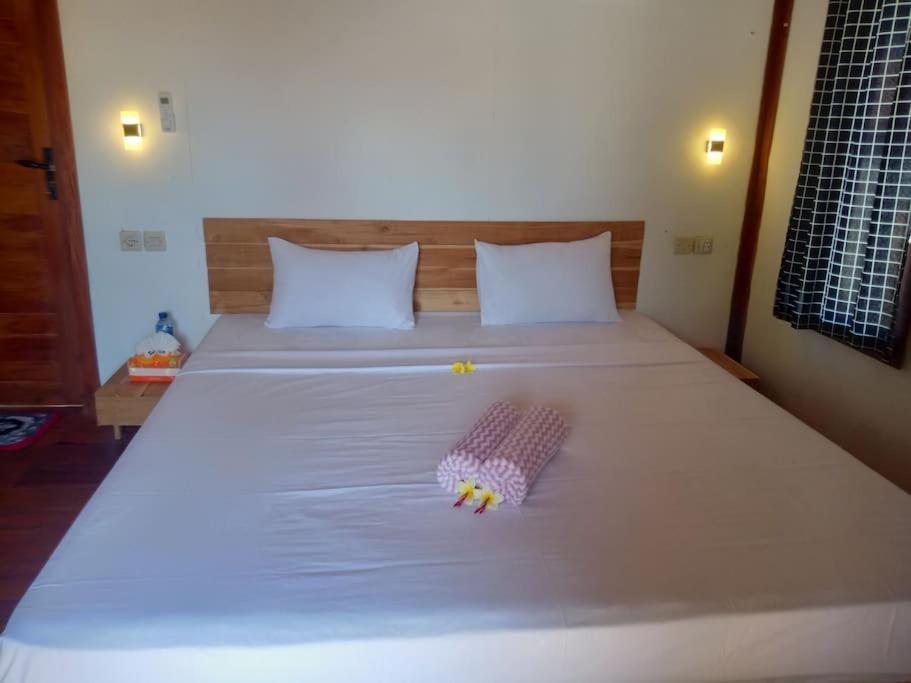 Umah Kayu 2-Menjangan Homestay Banyuwedang Екстериор снимка